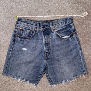 Levi’s 501 cutoff shorts